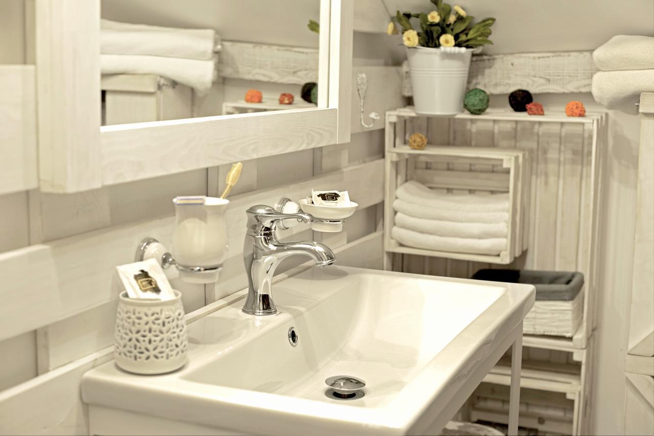 Manna Boutique Hotel (Adults Only) Киев Екстериор снимка